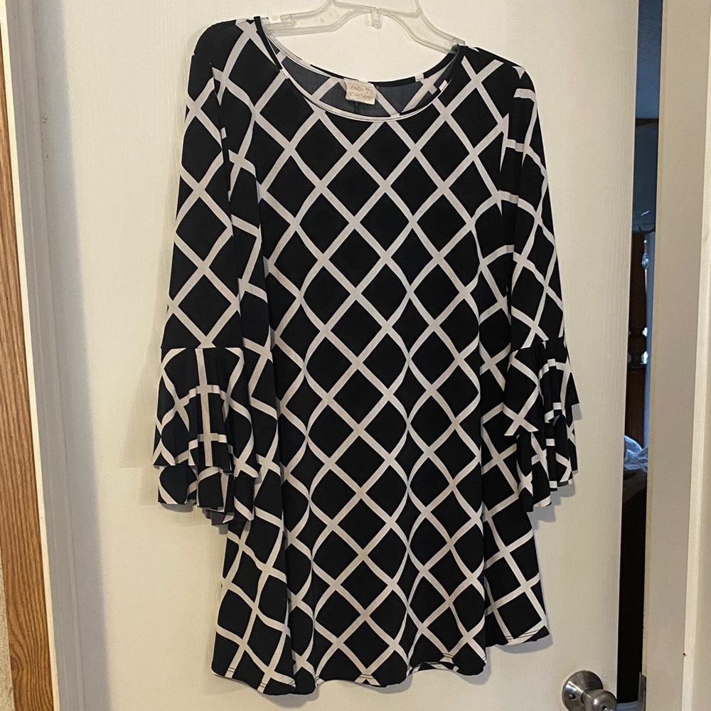 Black and White Geometric Zadie B’s Tunic
